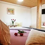 Balaton Apartman *